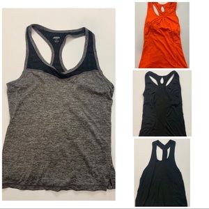 🌙 4/$20 - total for tank top bundle!